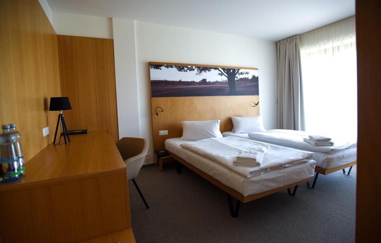 Hotel S-Port Veska Dolany  外观 照片
